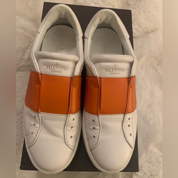🔥🔥🔥VALENTINO Rockstud Accents Leather Sneakers. Size 8.5 or 39 Europe - Picture 11 of 15
